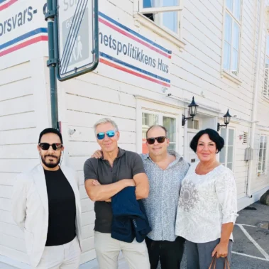 Annie Schur, Robert Schur, Mexicos ambassadør Omar Fayad Meneses og Per Elvestuen fra Oslo Freedom Forum.